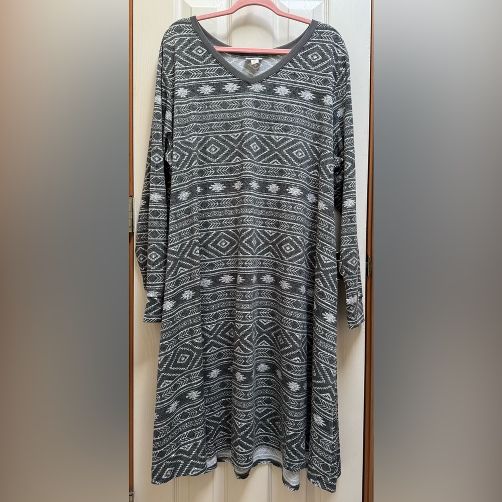 LuLaRoe 3X Grey & Cream Southwestern Patterned Swing Dress